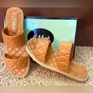 NIB-Tan Quilted Platform Faux-Leather Espadrille Slides